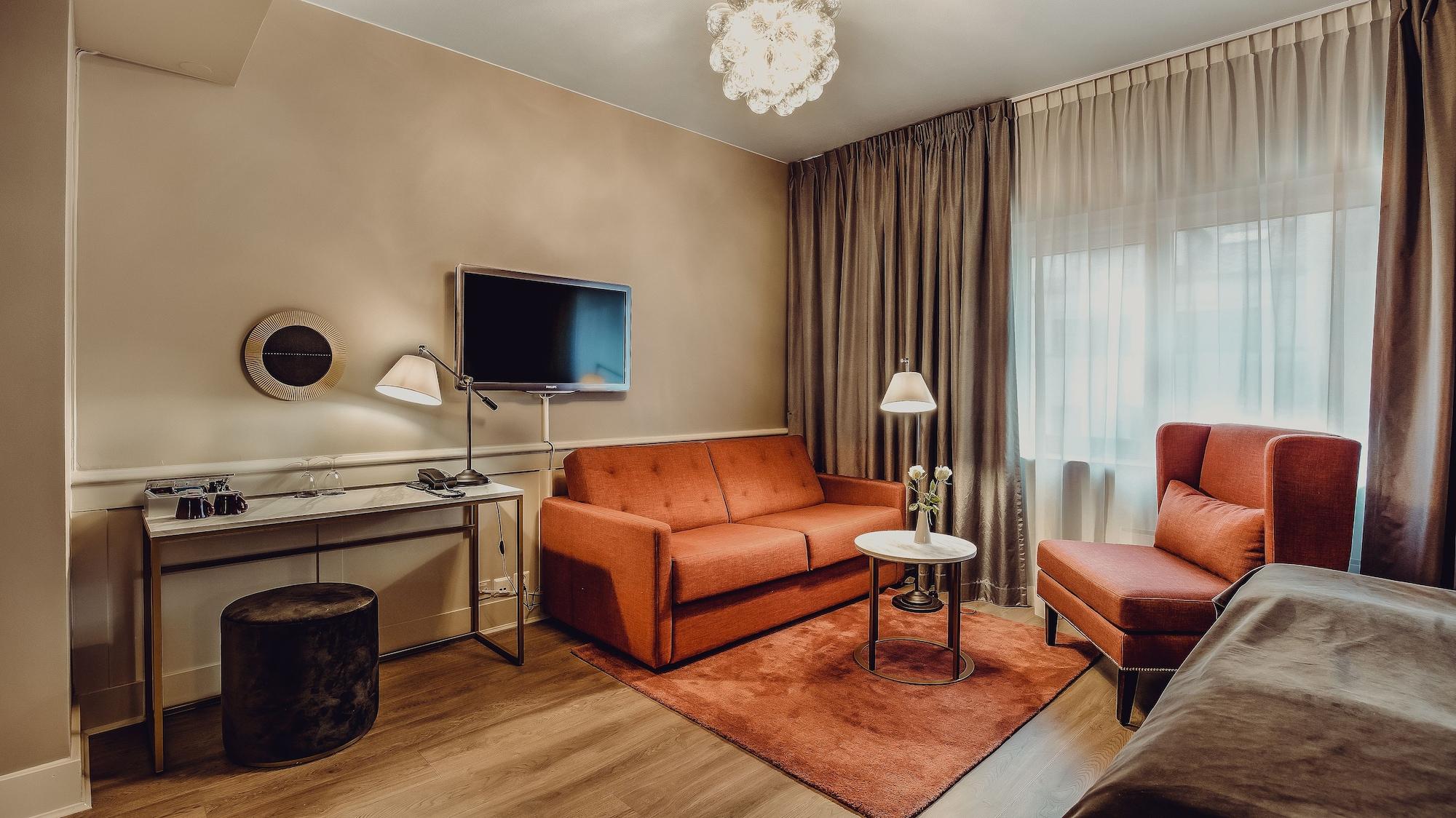 Home Hotel Grand Bodo Exterior photo